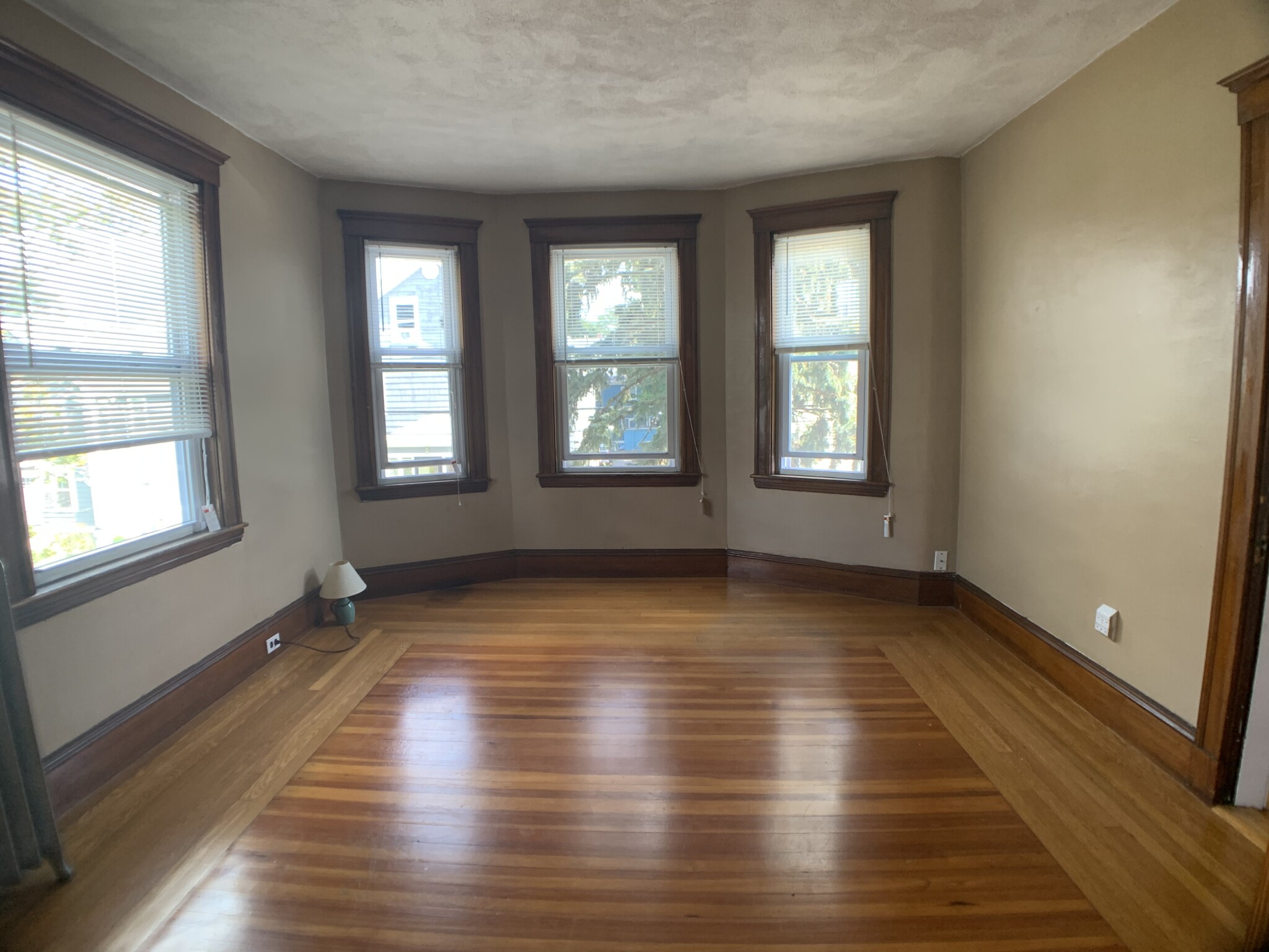 16 Montgomery St, North Cambridge