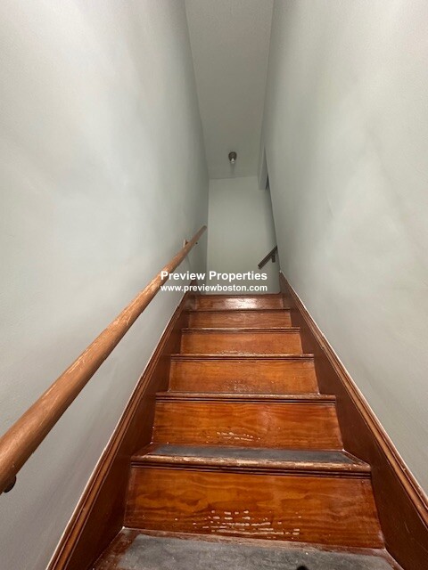 80 Chestnut Hill Ave, Brighton