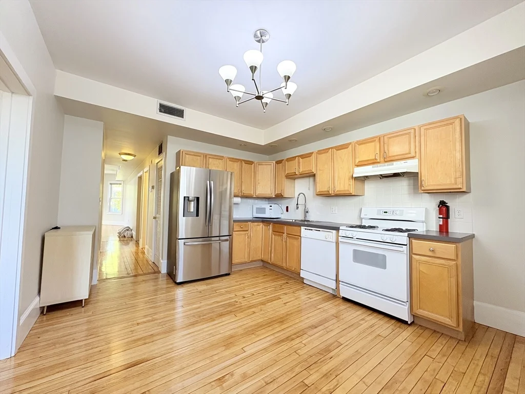 367 Cardinal Mederios, Wellington-Harrington