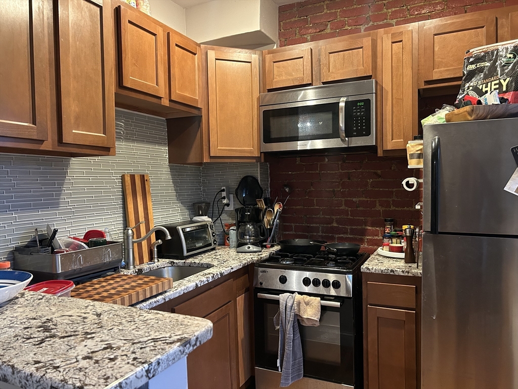 14 Evergreen Sq, Somerville