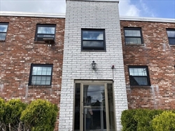 1 bed, 1 bath apartment for rent at 21 Myrtle St Unit 4, Malden