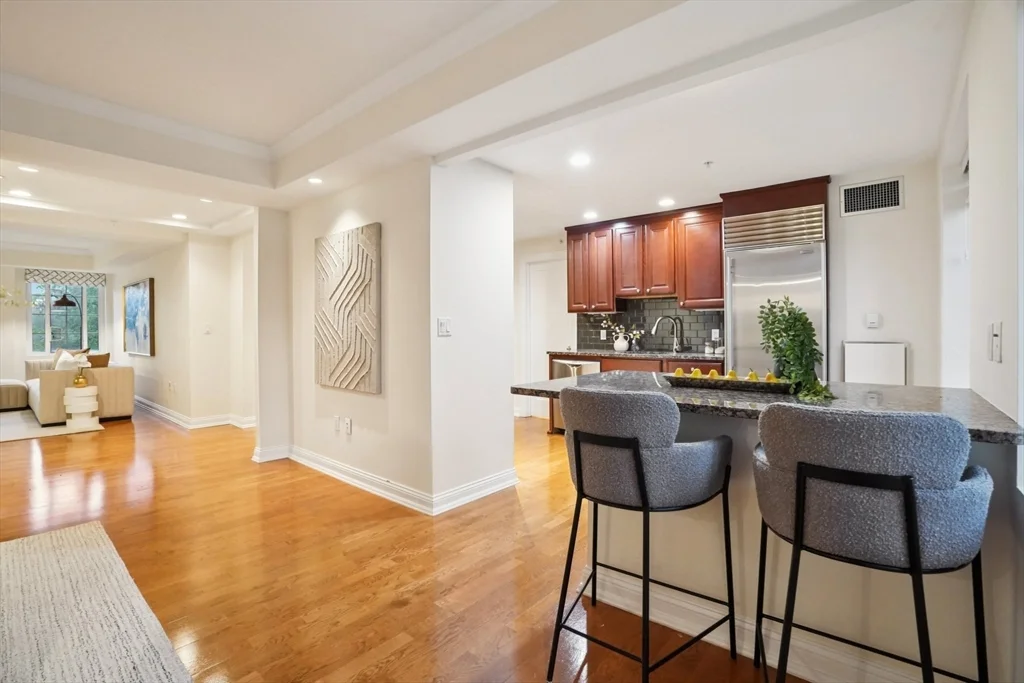 20 Chapel St, Longwood