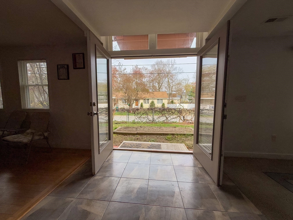 5 Avondale Ave, Billerica