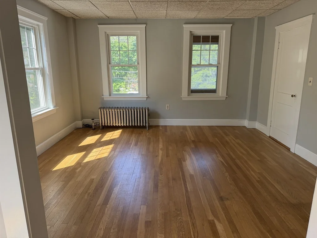 56 South Main St, Uxbridge