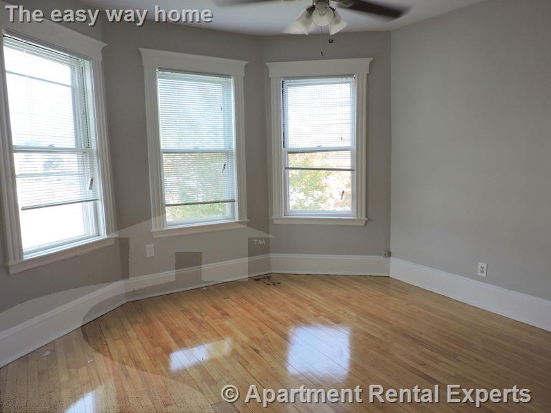 12 Pleasant St, Central Square