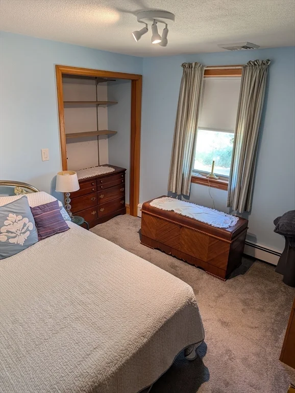 10 Sherwood Ln, Raynham
