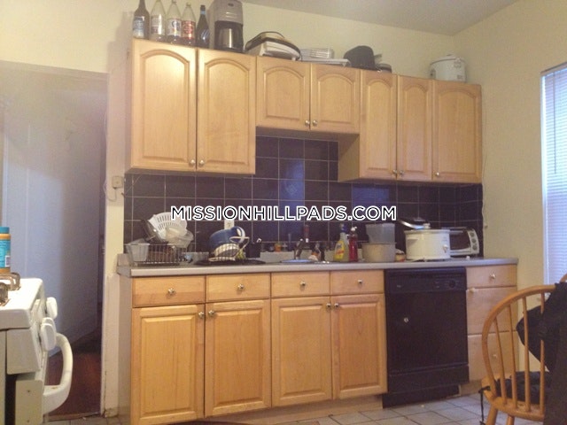3 bed, 1 bath apartment for rent at 34 Darling St Unit U1, Mission Hill — photo 26 of 44