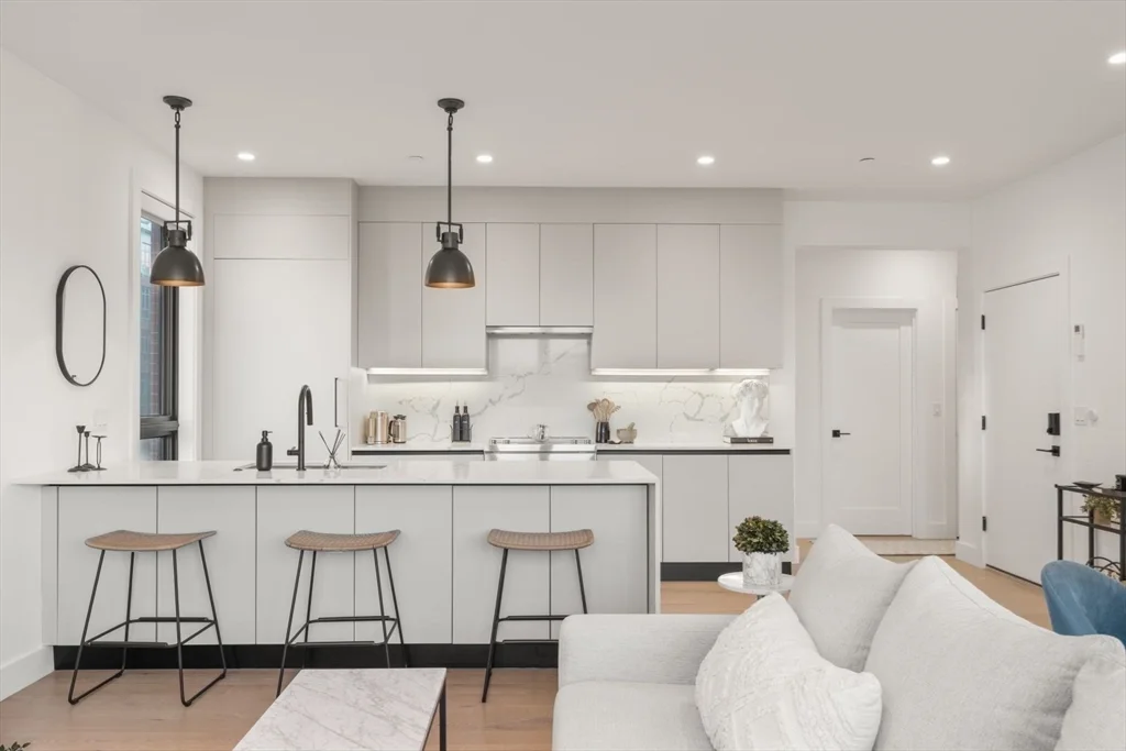 75 W Broadway, South Boston