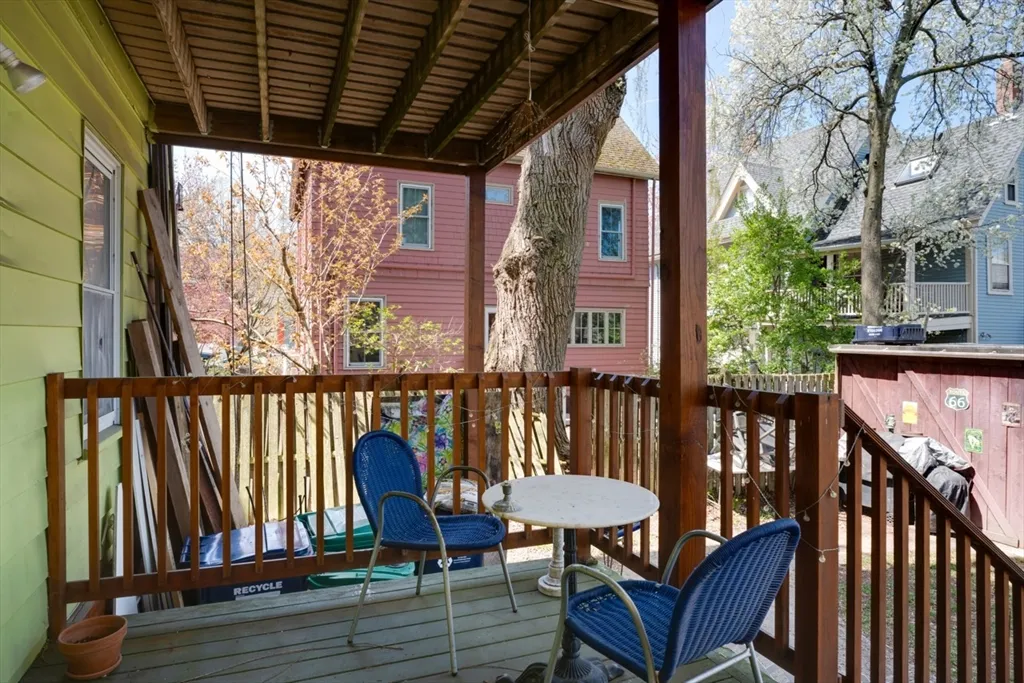 387 Huron Ave, West Cambridge