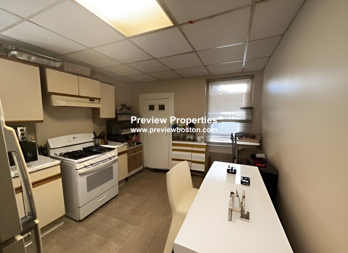 20 Chelsea St, East Boston