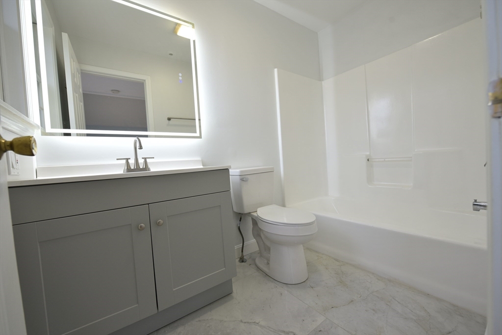 19 Stillman Circle, Natick