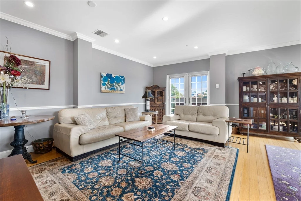 10 Vernon, Coolidge Corner