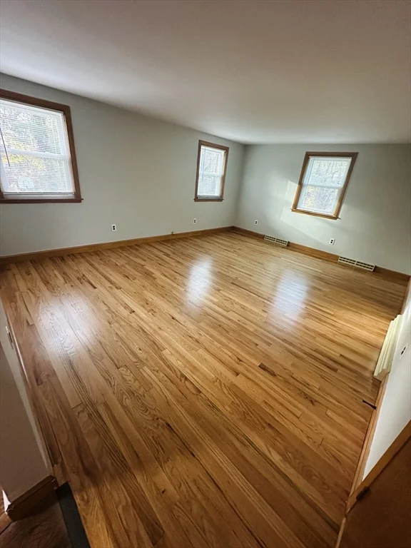 2 Bow St, Plainville