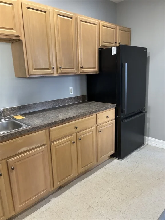 129 South Elm St, Bradford