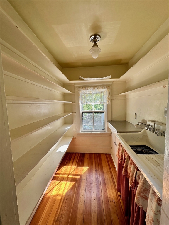 984 Chestnut St, Newton Upper Falls