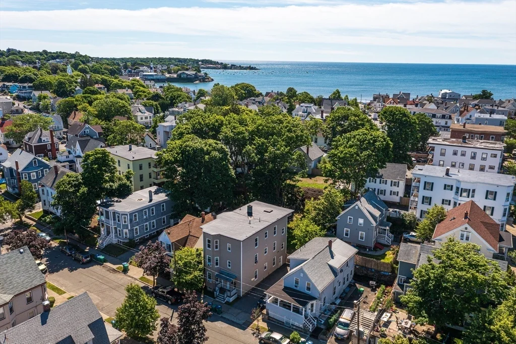 18 St Clair St, East Lynn