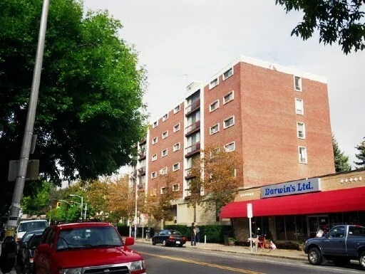 1643 Cambridge St, Mid-Cambridge