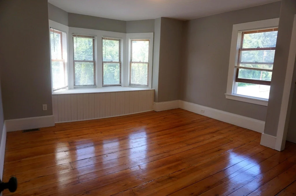 67 Mill St, Pepperell