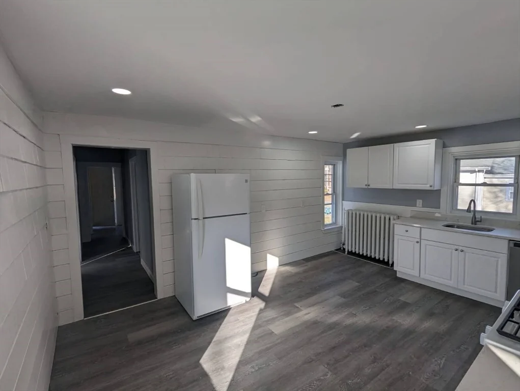 155 Centre Ave, Abington