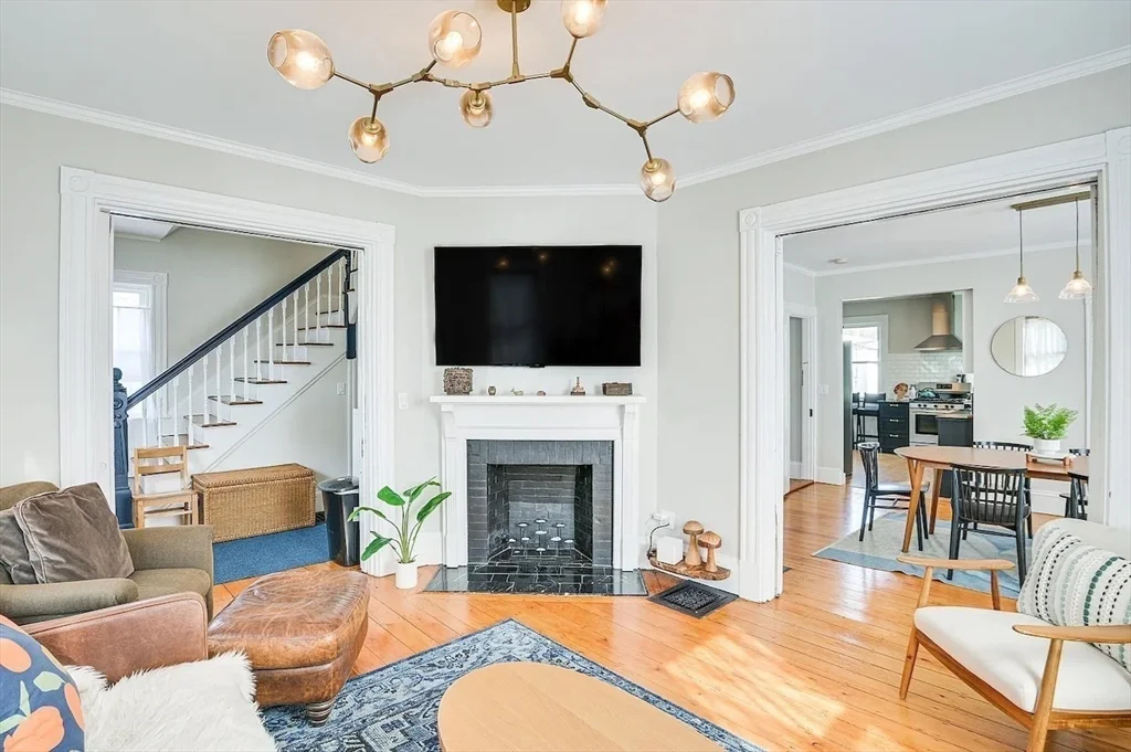 44 Cottage St, Watertown