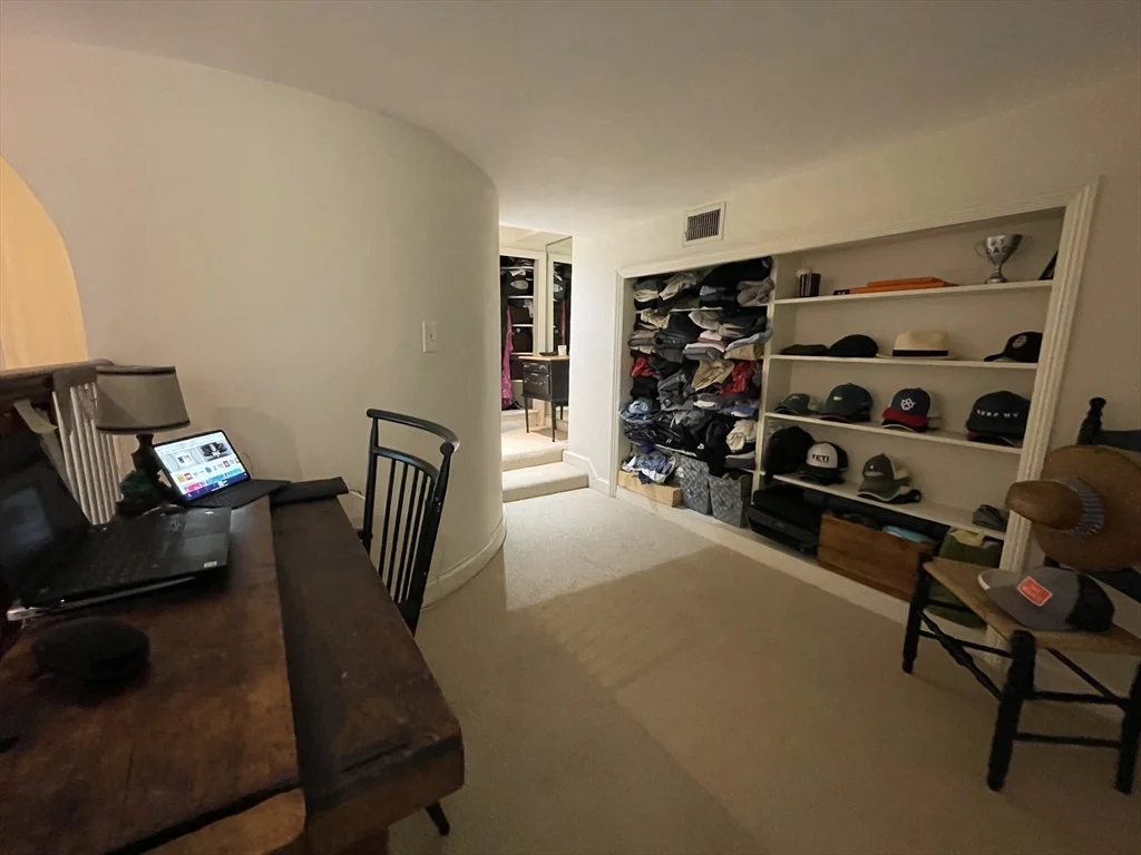 124 Beacon St, Back Bay