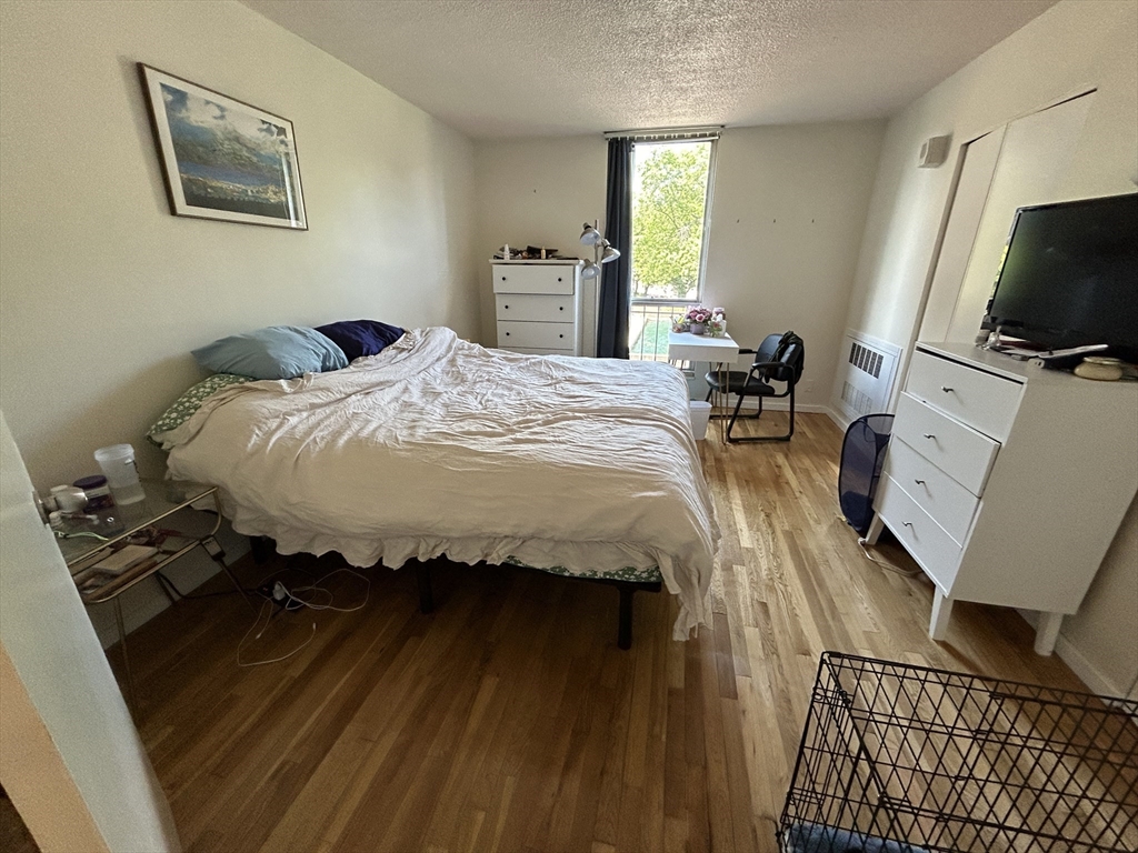 33 Pond Ave, Brookline Village