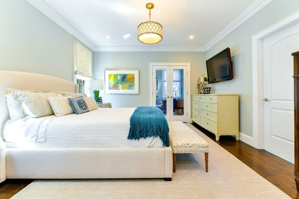 846 East Broadway, South Boston