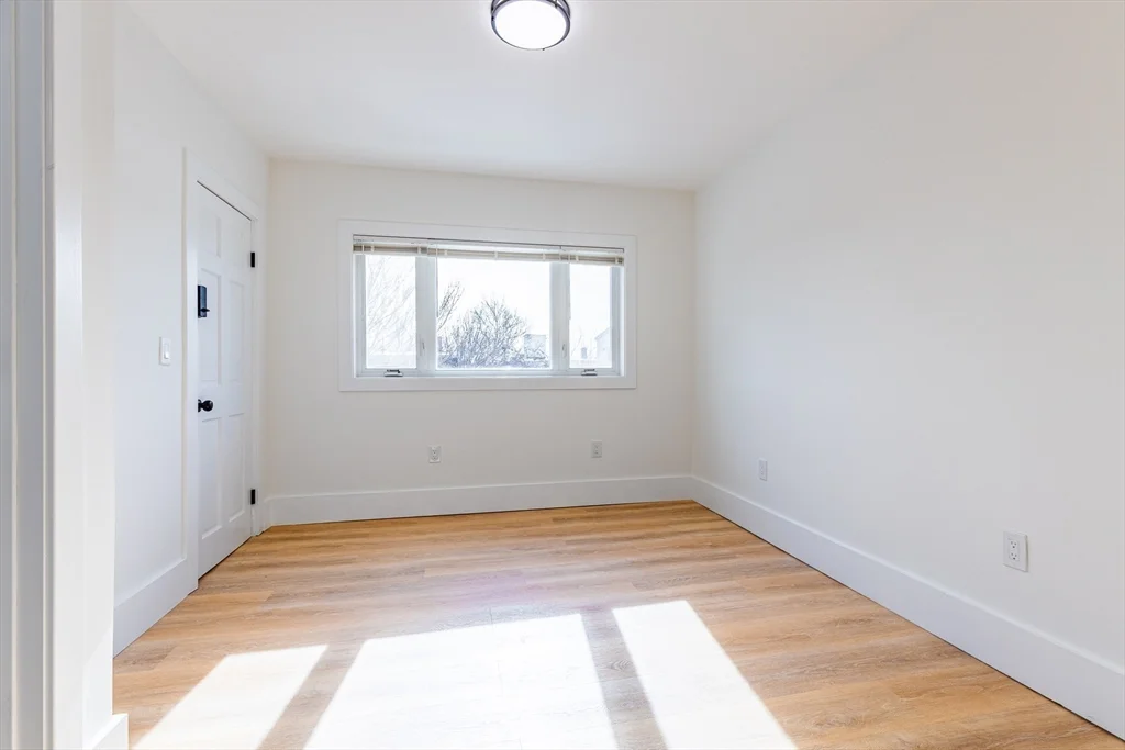 633 East 6th St, South Boston