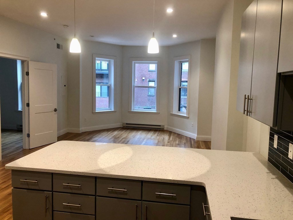 166 Newbury St, Back Bay