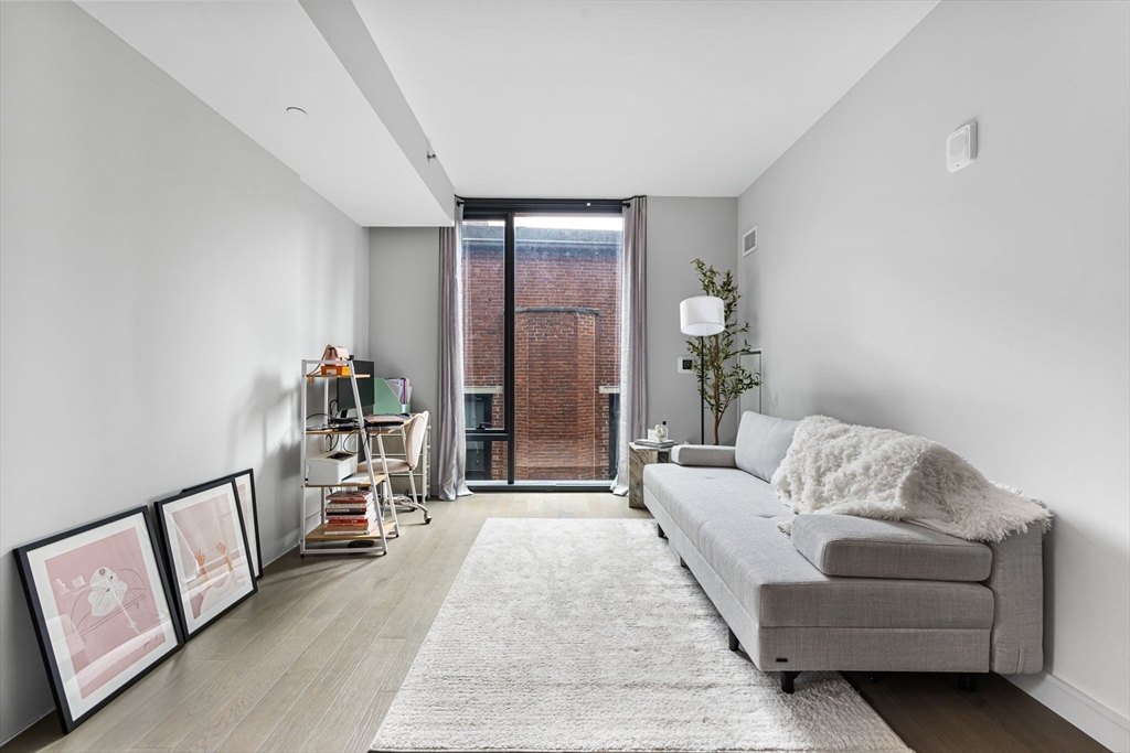 55 Lagrange, Downtown