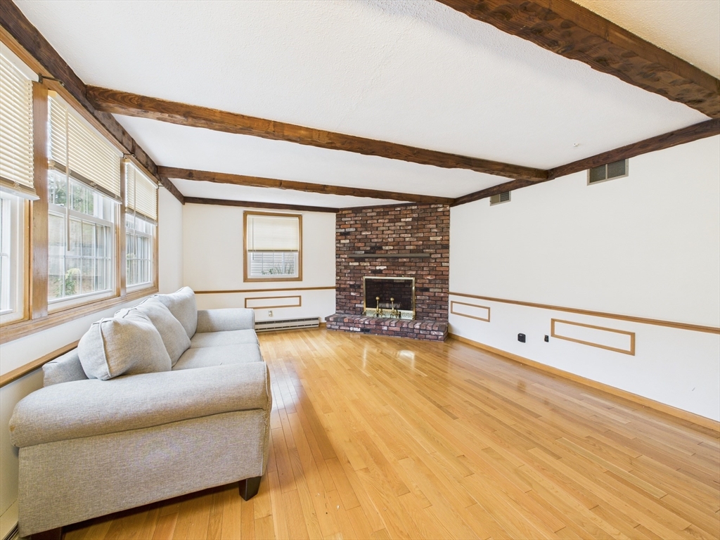 215 Stoney Lea Rd, Precinct One/Upper Dedham