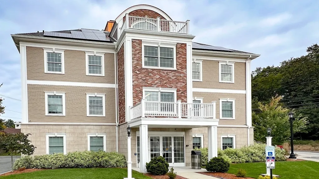 131 Cambridge St, Burlington