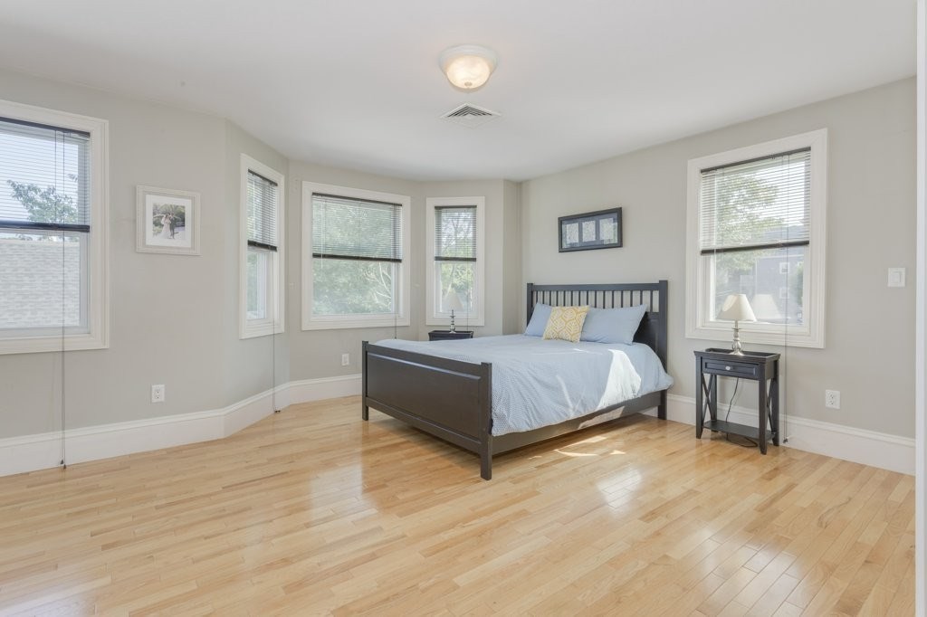 13 Downer Ct, Dorchester