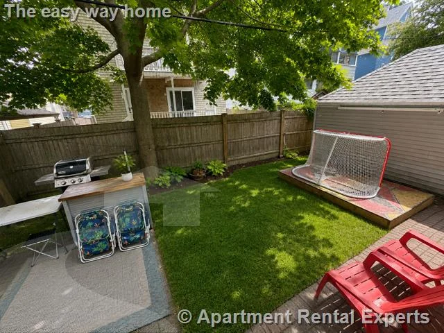 217 Willow Ave, Davis Square