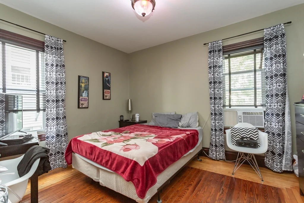 256 Maple St, Fall River