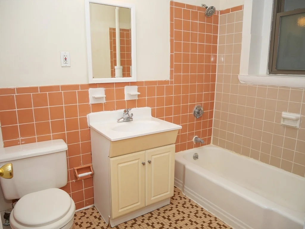 1382 Beacon, Coolidge Corner