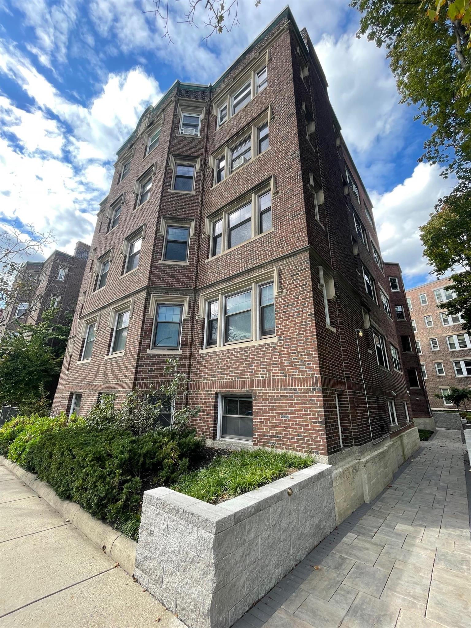 5 Linnaean St, Neighborhood Nine