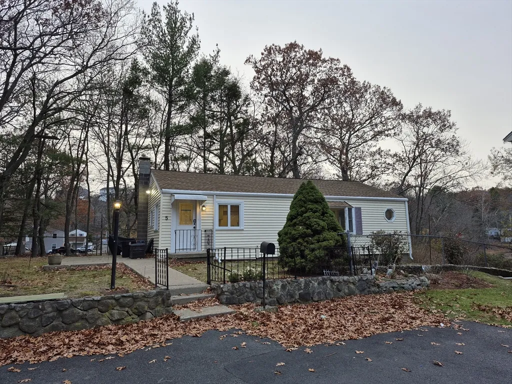 5 Lakeview Ave, Peabody
