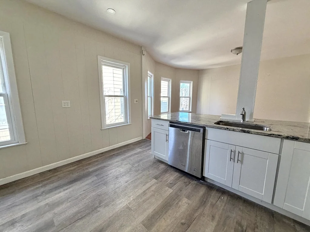 21 Oakland Ave, Everett