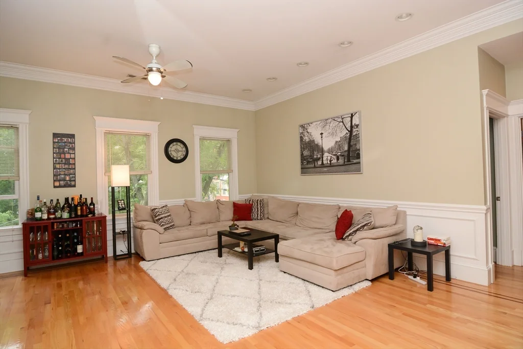 193 W 8th St, South Boston