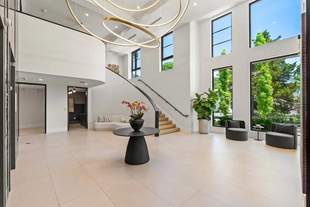 100 Linden St, Wellesley