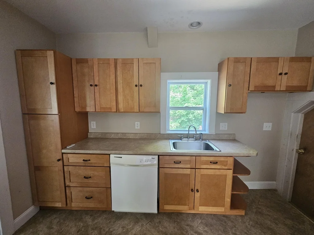 98 Main, Wenham