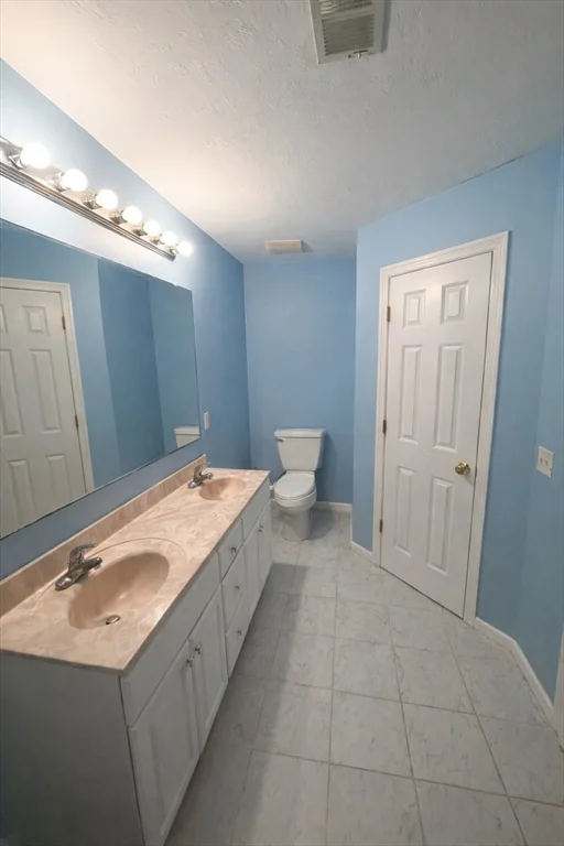 75 Lebeaux Dr, Edgemere