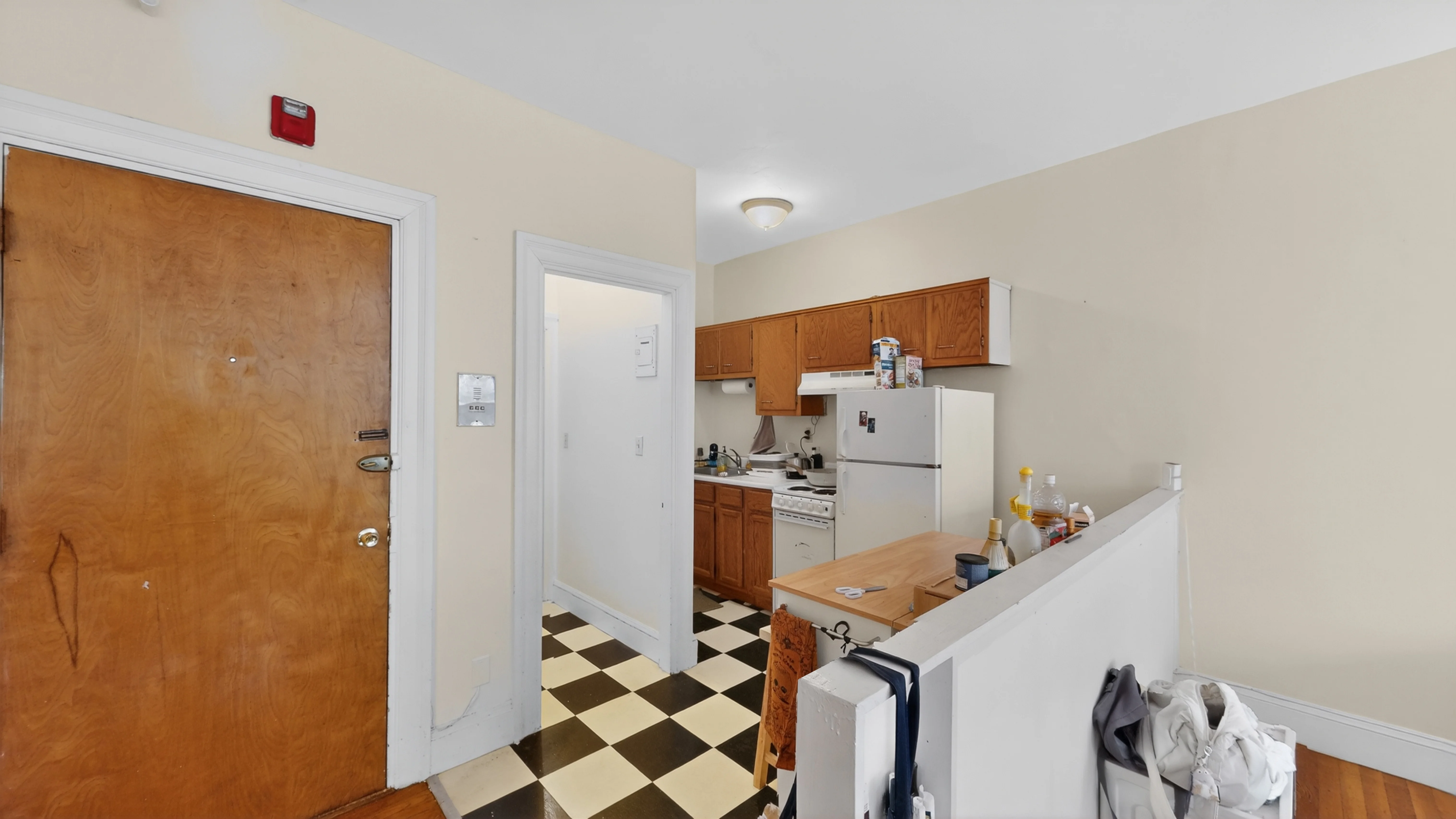 1071 Beacon St, Longwood