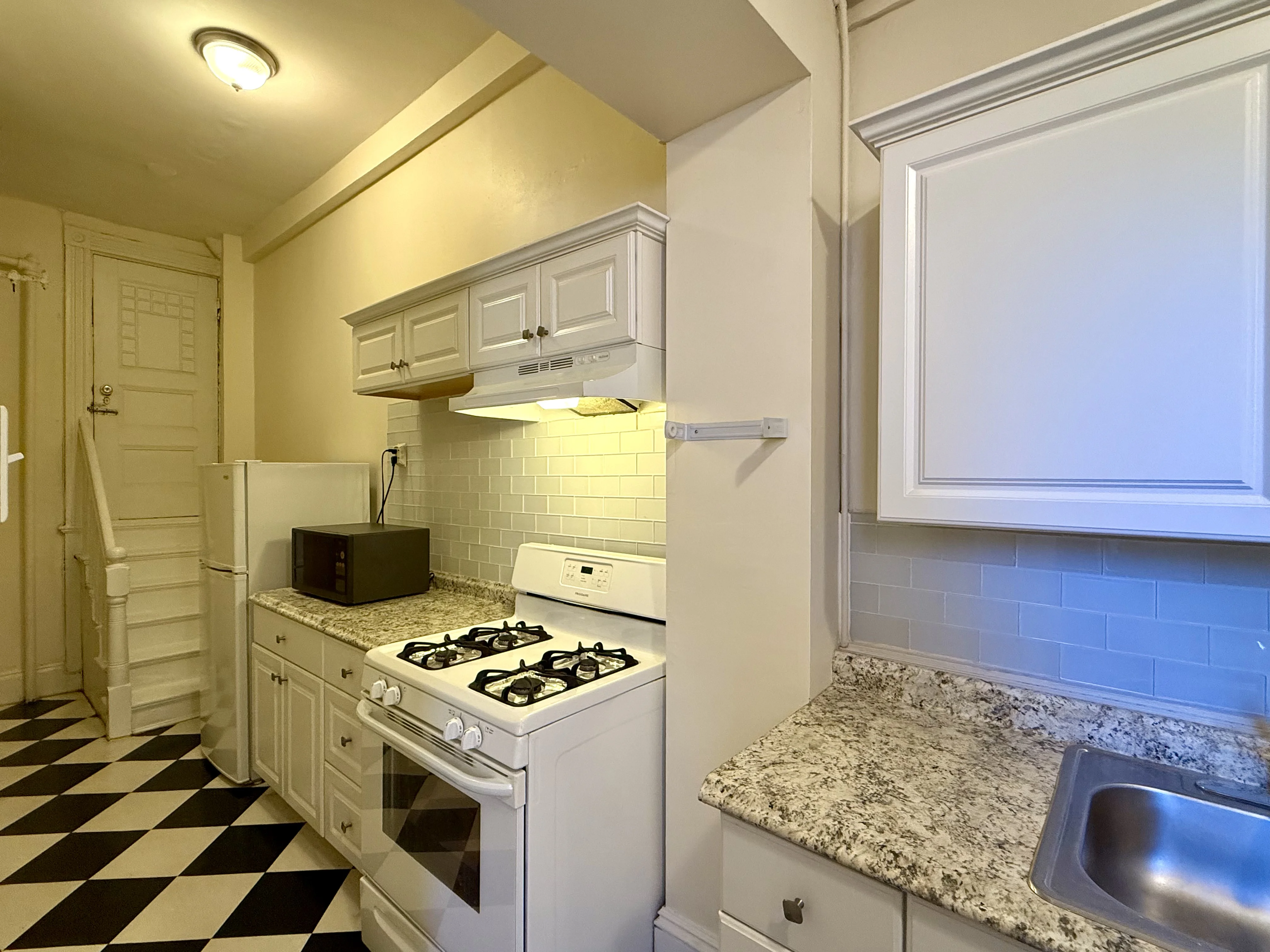 293 Newbury St, Back Bay