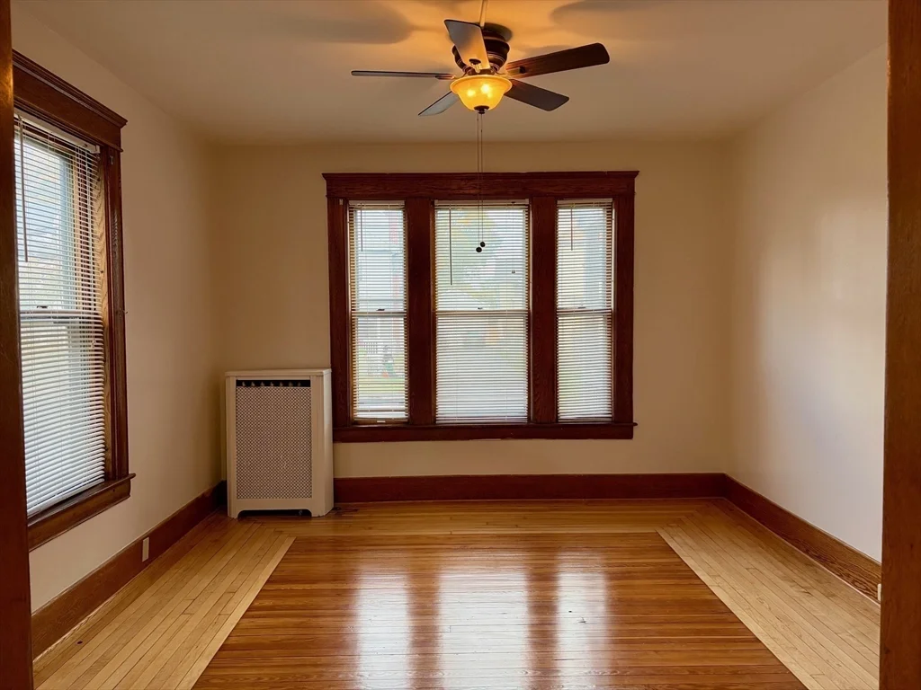 271-273 Pleasant St, Holyoke