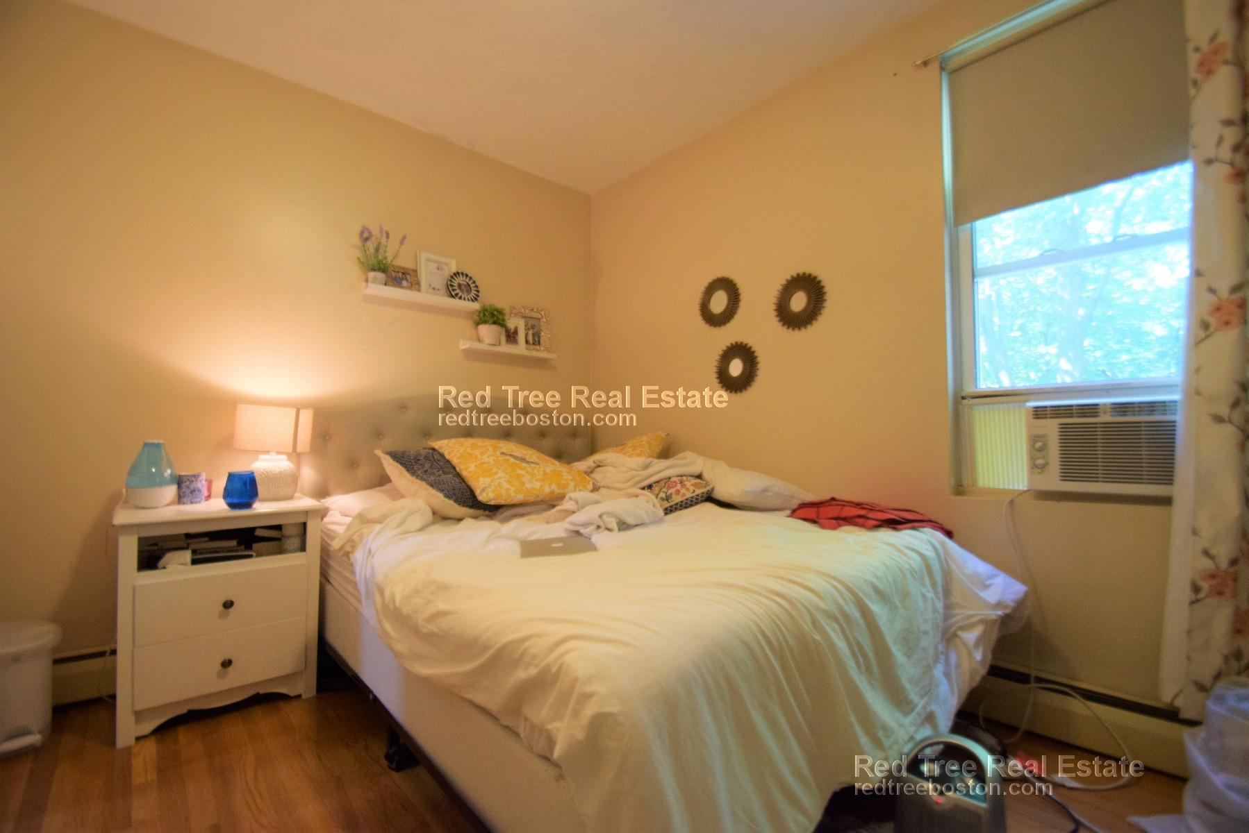 20 Ashley St, Jamaica Plain