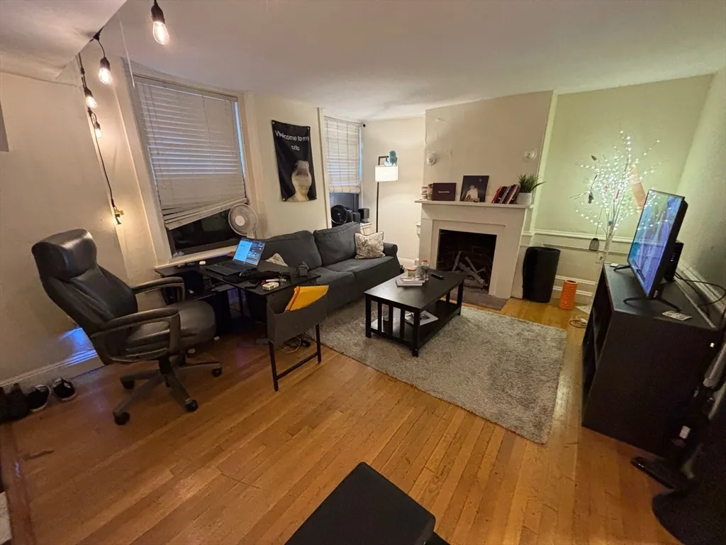 56 River St, Beacon Hill