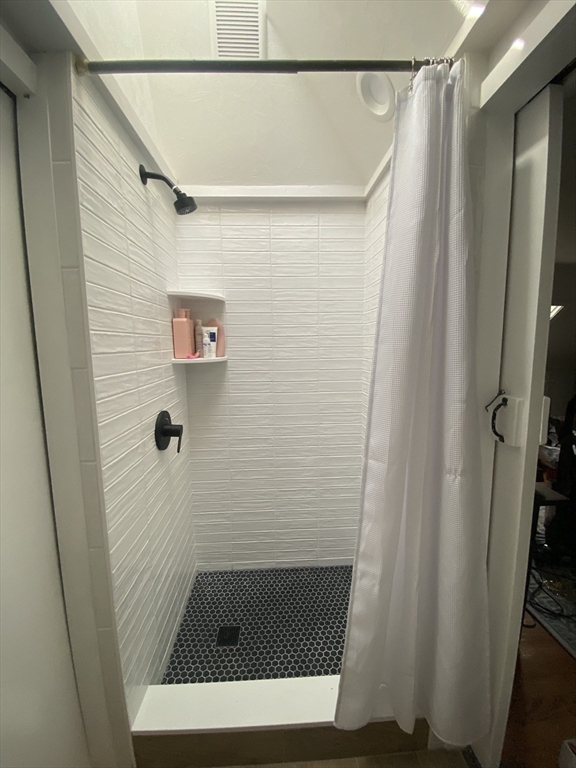 209 W 3rd St, South Boston