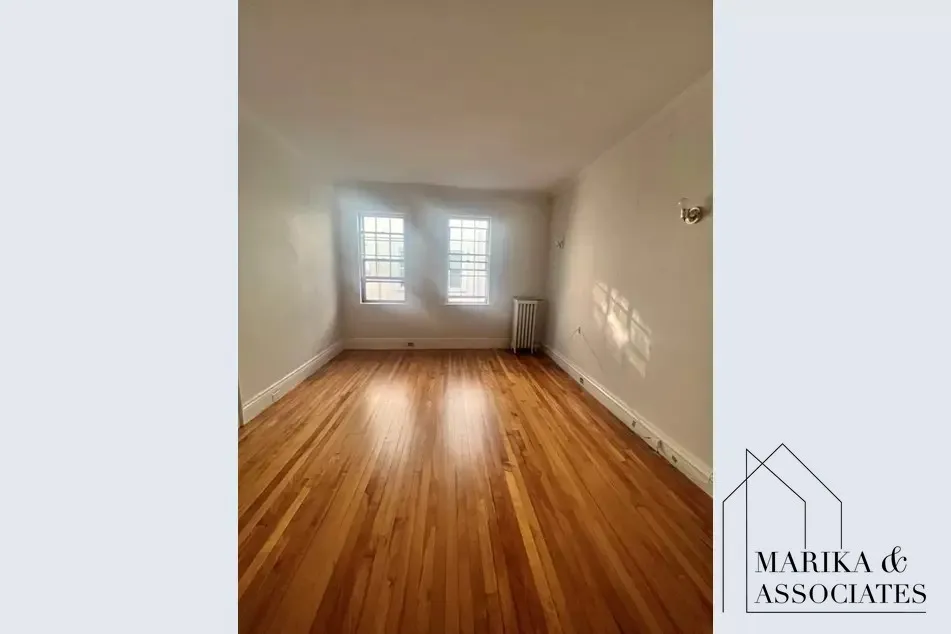 67 Green St, North Brookline